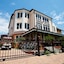 Zhemchug Village Hotel