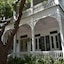 Simonton Court Historic Inn & Cottages