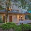 Jungle Lodge Resort