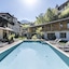 Presulis Hideaway Apartments & Restaurant