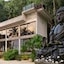 Den Pasar Boracay Exclusive Beach Villa