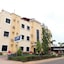 Oyo 515 Oasis Hotel