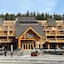 Hotel Canoe And Suites